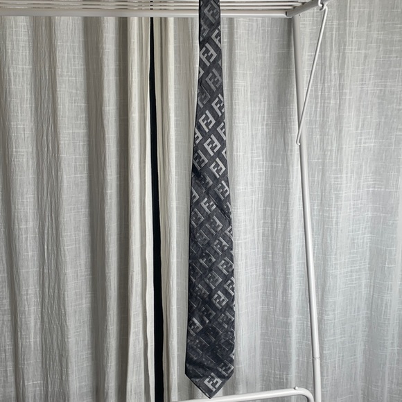 Vintage Fendi tie. 100% silk - Picture 1 of 3